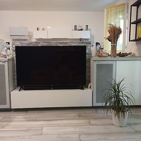 Apartamento Chez Ilenia Lagny Exterior foto
